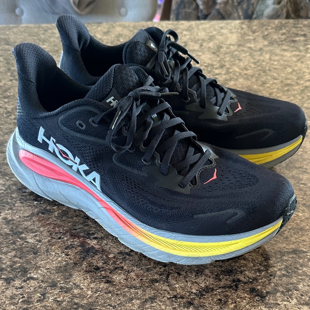 HOKA Men's Clifton 10